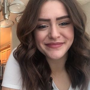 Meet your Posher, Breanna